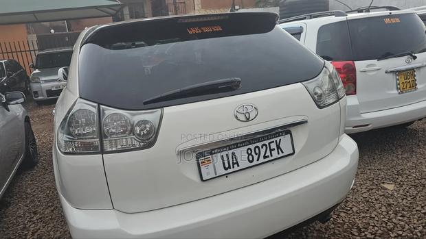 Toyota Harrier 2.4 2010 White