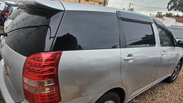 Toyota Wish 2006 Silver