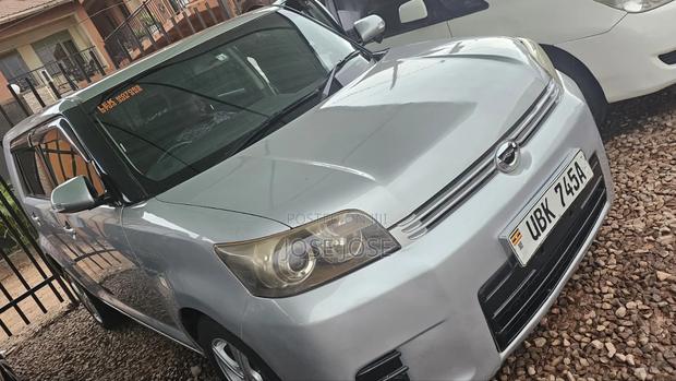 Toyota Corolla Rumion 2009 Silver