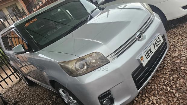 Toyota Corolla Rumion 2009 Silver