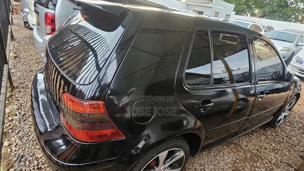 Volkswagen Golf 2004 Black