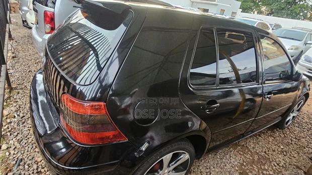 Volkswagen Golf 2004 Black