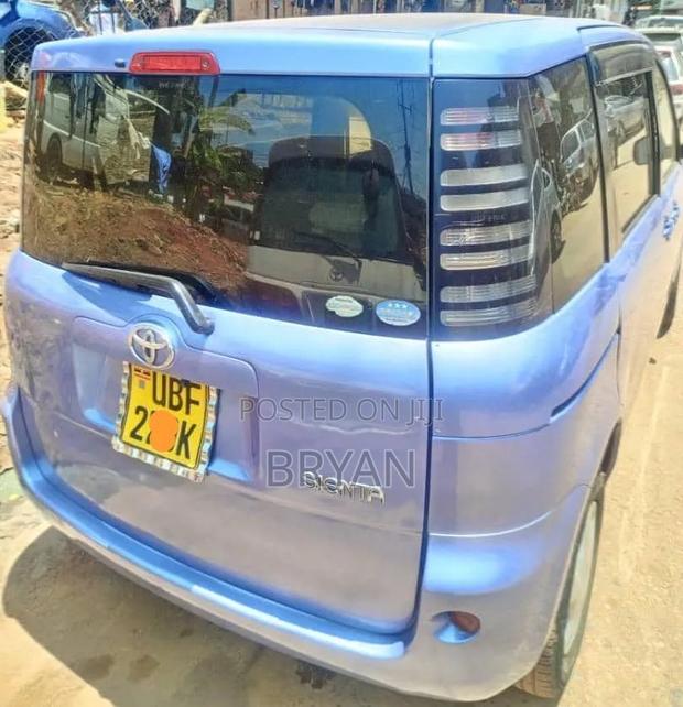 Toyota Sienta 1.5 FWD 2006 Blue
