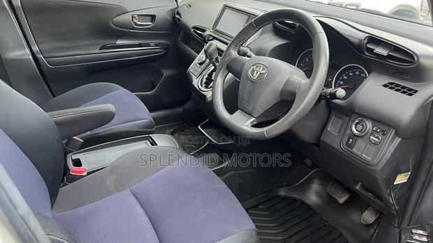 Toyota Wish 2012 White