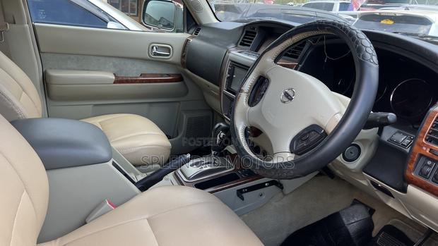 Nissan Patrol 2010 Black
