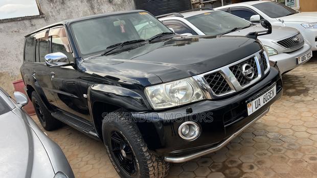 Nissan Patrol 2010 Black