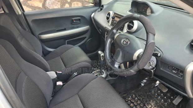 Toyota IST 2002 Silver