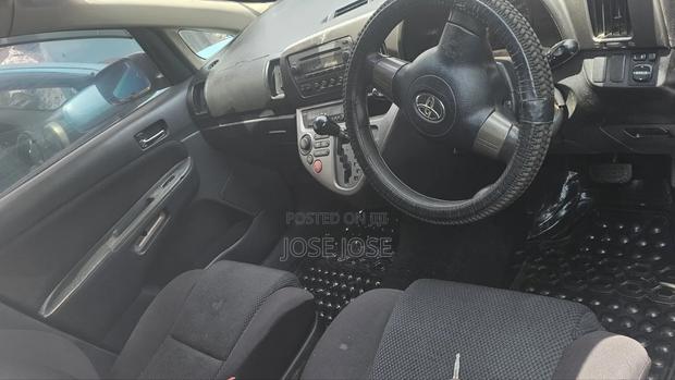 Toyota Wish 2006 Silver