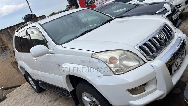 Toyota Land Cruiser Prado 2006 White