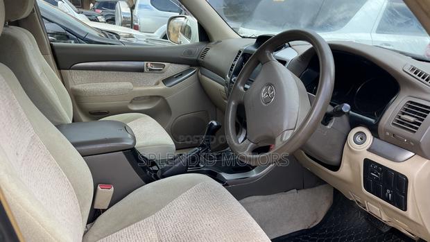 Toyota Land Cruiser Prado 2006 White