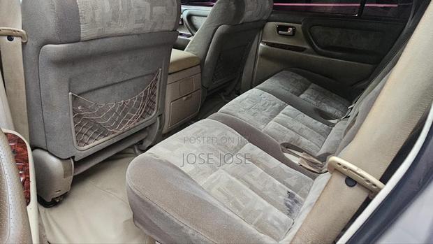Toyota Land Cruiser Cygnus 4.7 2005