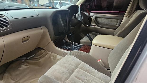 Toyota Land Cruiser Cygnus 4.7 2005