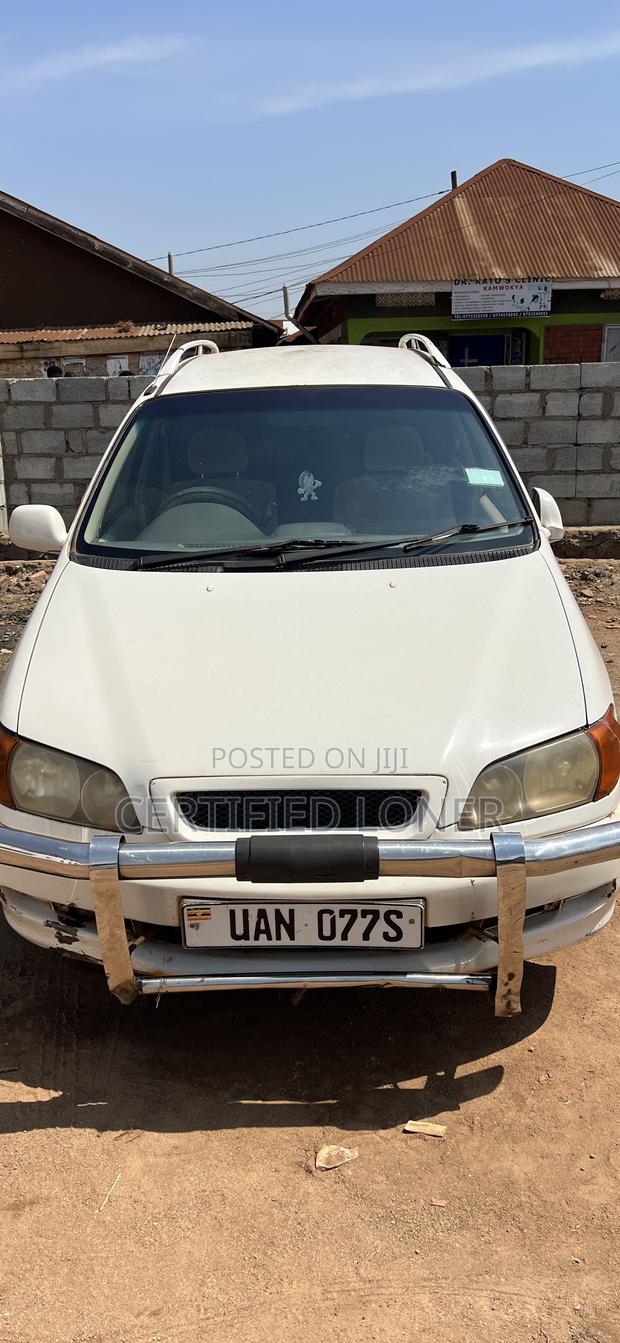 Toyota Ipsum 1999 White