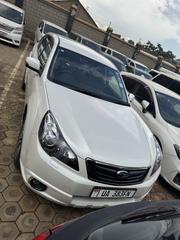 Subaru Outback 2.5i Limited 2012 White for sale