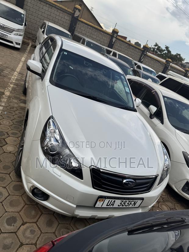 Subaru Outback 2.5i Limited 2012 White