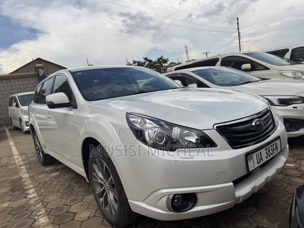 Subaru Outback 2.5i Limited 2012 White