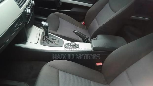 BMW 320i 2011 Silver
