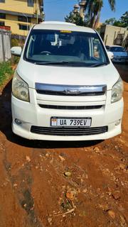 Toyota Noah 2.0 143hp FWD (8 Seater) 2008 White for sale