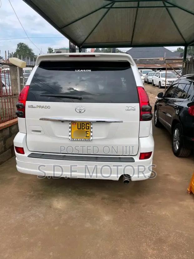 Toyota Land Cruiser Prado 3.0 TD 2010 White