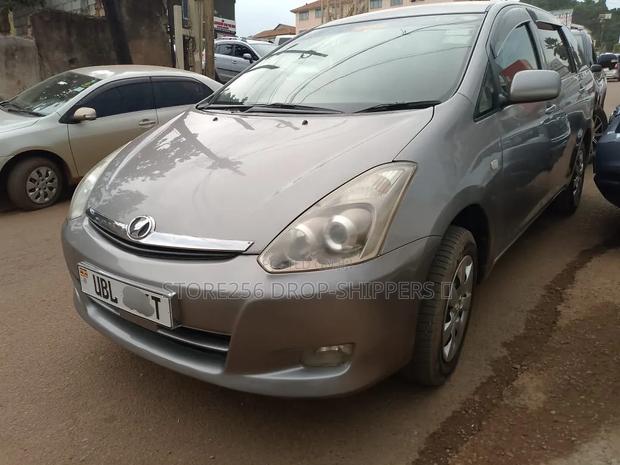 Toyota Wish 2006 Gray