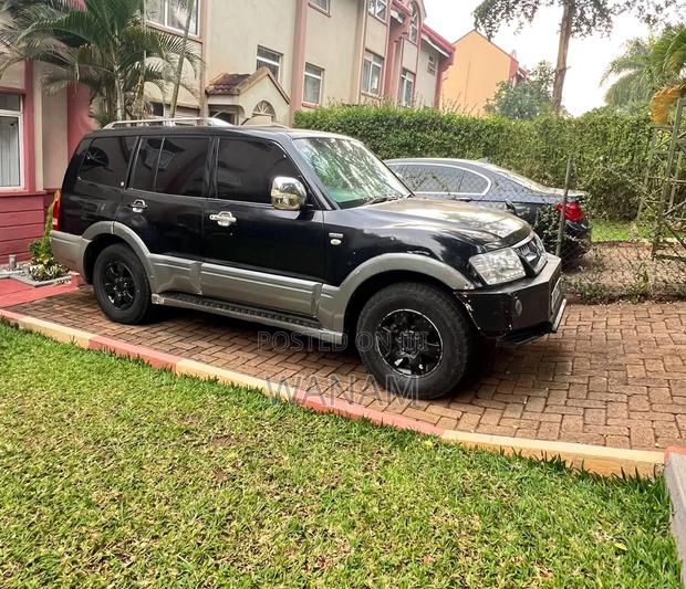Mitsubishi Pajero 2002 Black