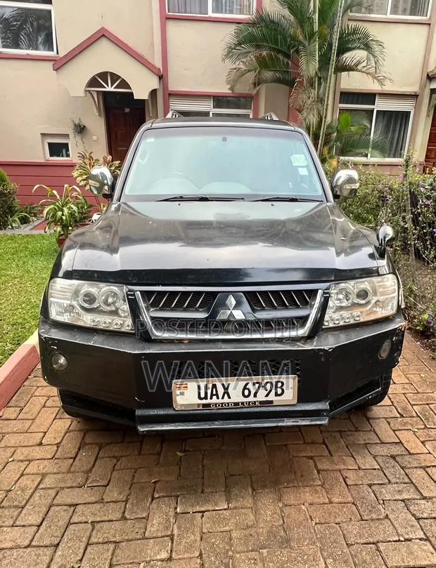 Mitsubishi Pajero 2002 Black