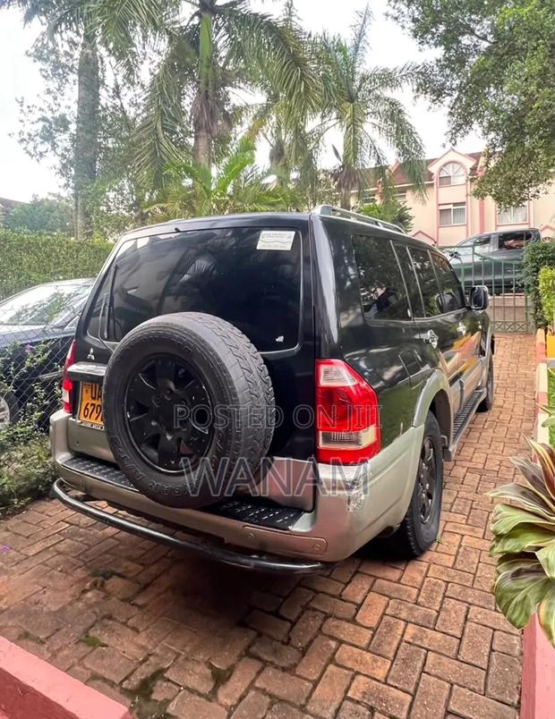 Mitsubishi Pajero 2002 Black