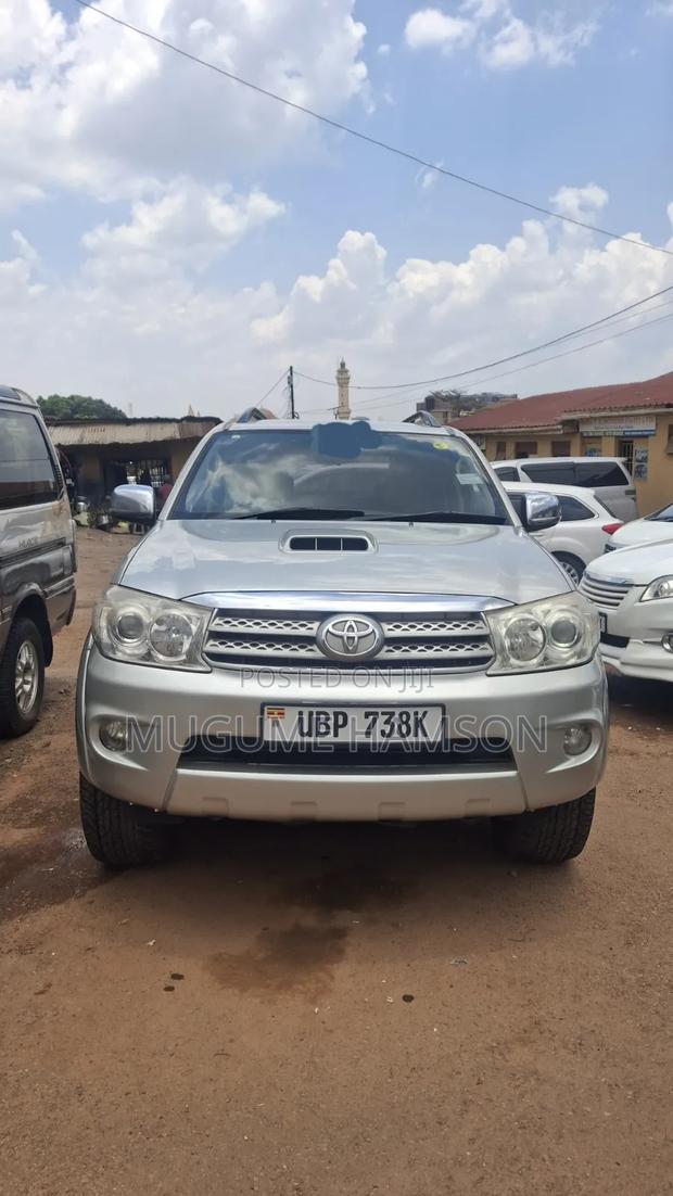 Toyota Fortuner 2005 Silver