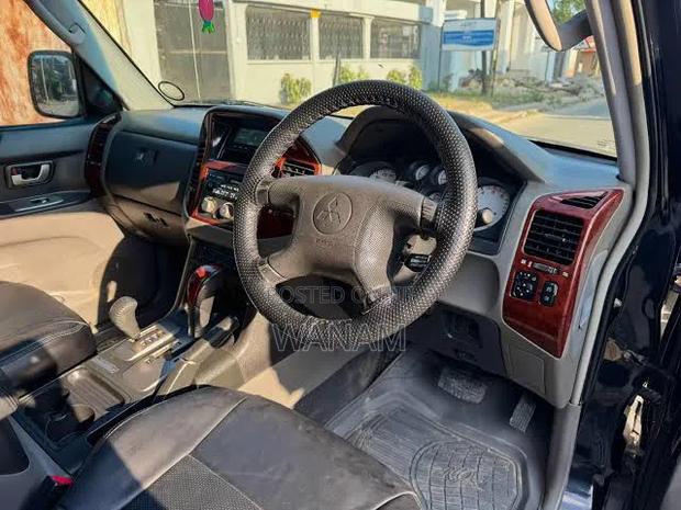 Mitsubishi Pajero 2002 Black