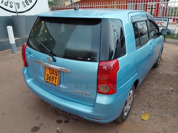 Toyota Raum 2005 Blue