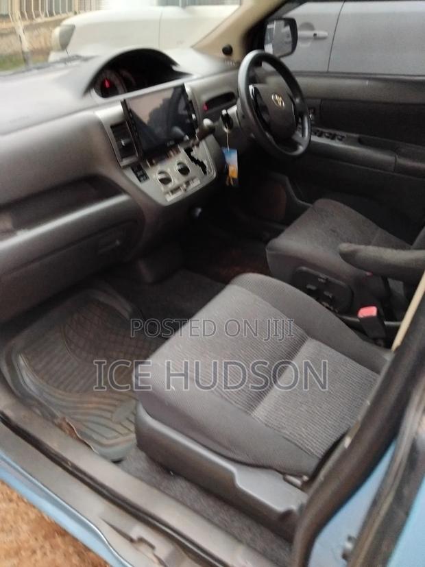 Toyota Raum 2005 Blue