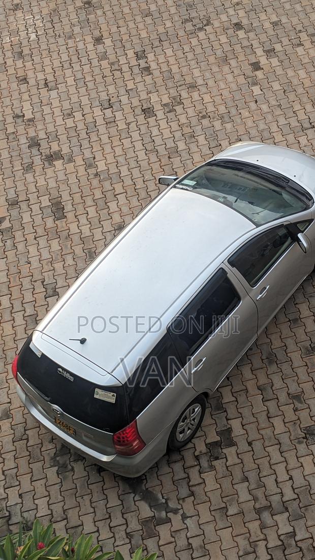 Toyota Wish 2006 Silver