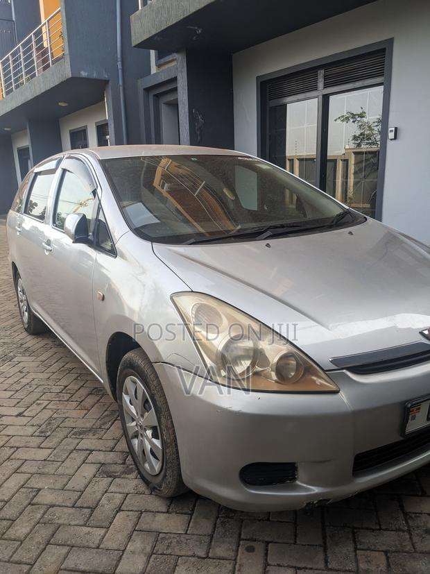 Toyota Wish 2006 Silver