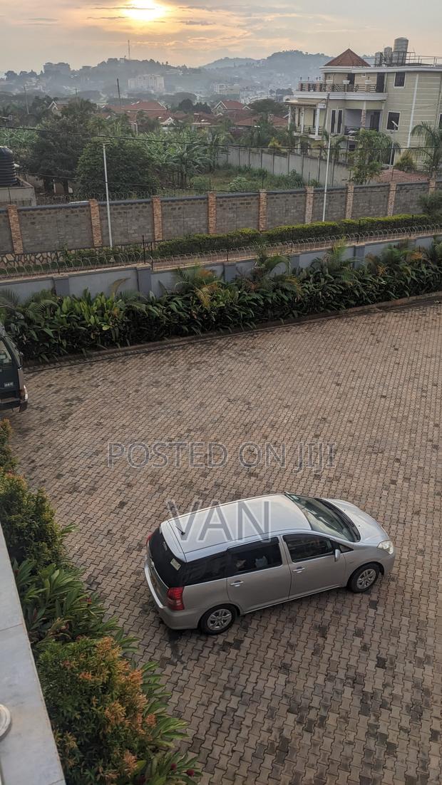 Toyota Wish 2006 Silver