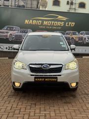 Subaru Forester 2013 White for sale