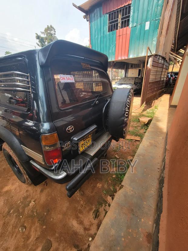 Toyota Land Cruiser 70 LWB 1995 Blue