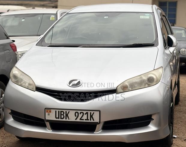 Toyota Wish 2012 Silver