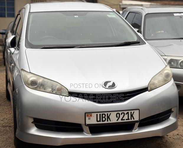 Toyota Wish 2012 Silver