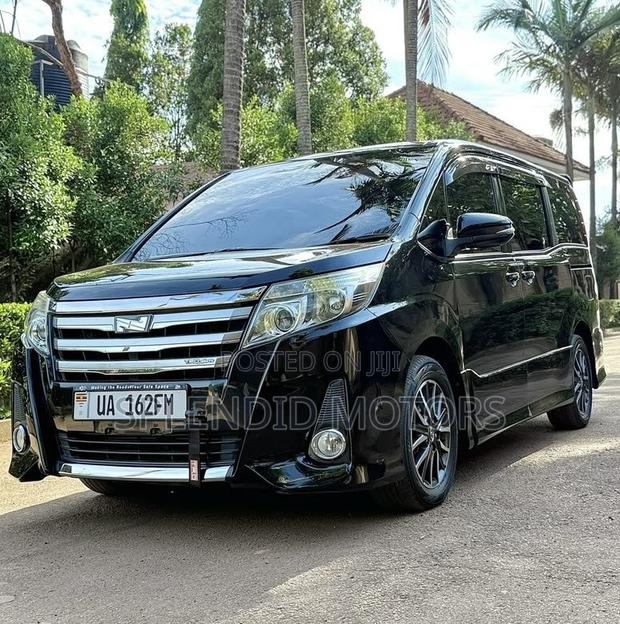 Toyota Noah 2014 Black
