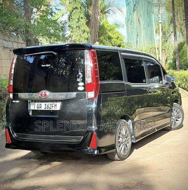 Toyota Noah 2014 Black