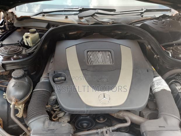 Mercedes-Benz C320 2010 Maroon