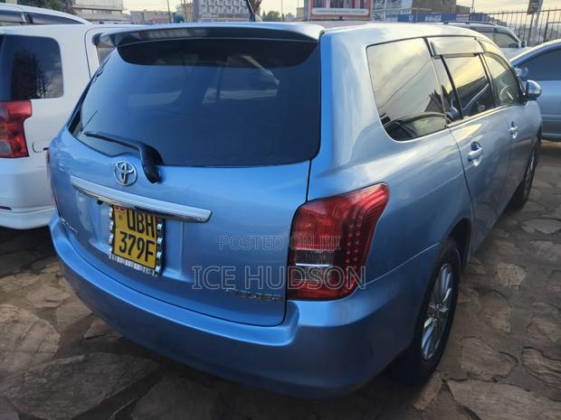 Toyota Corolla Fielder 2009