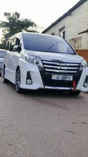 Toyota Noah 2.0 FWD (7 Seater) 2015 White for sale