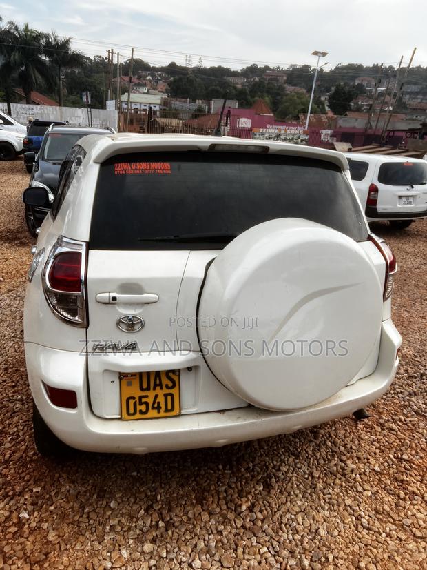 Toyota RAV4 2.2 D-4D 2008 White