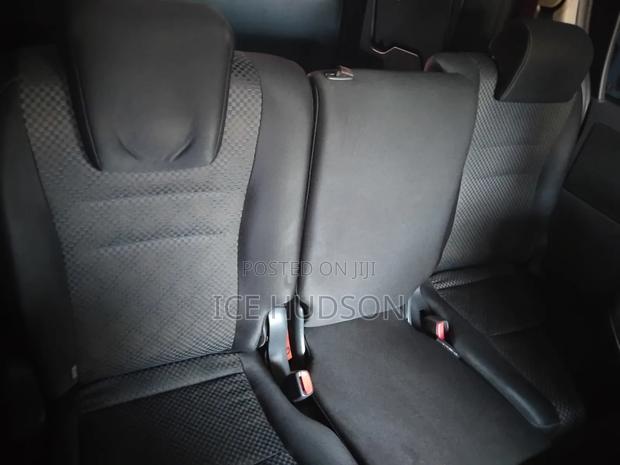 Toyota Noah 2012 Silver