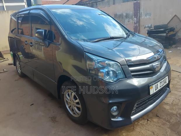 Toyota Noah 2012 Matt Black