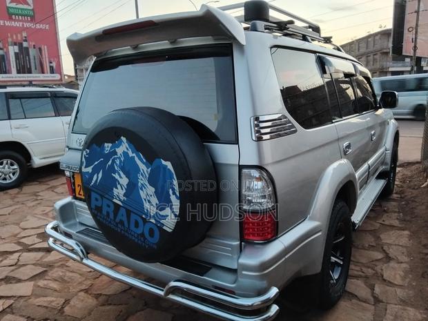 Toyota Land Cruiser Prado 2001 Silver