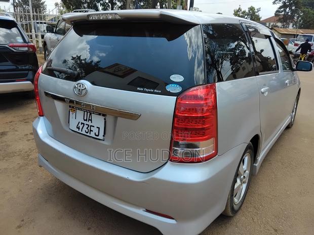 Toyota Wish 2009 Silver