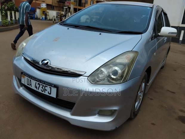 Toyota Wish 2009 Silver