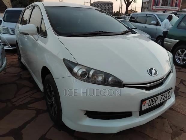 Toyota Wish 2011 White